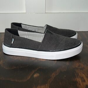 Like New Black Canvas Toms